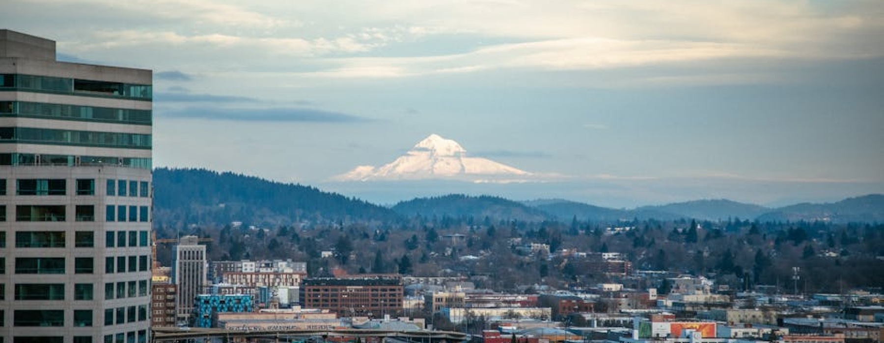 Portland Oregon skyline with Mount Hood in background - apartments near Portland Oregon