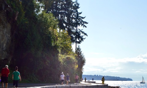 Vancouver waterfront trail along the Columbia River with scenic views