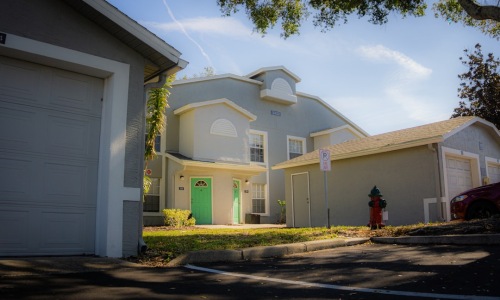 apartment with garage for rent